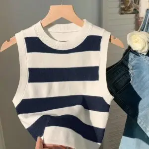 woman crop top black stripe